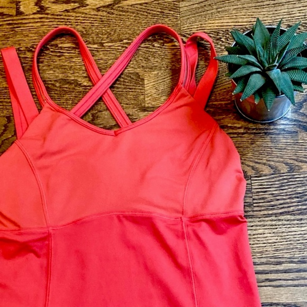 Vintage Lululemon Bright Orange Criss-Cross Tank. Size: 6